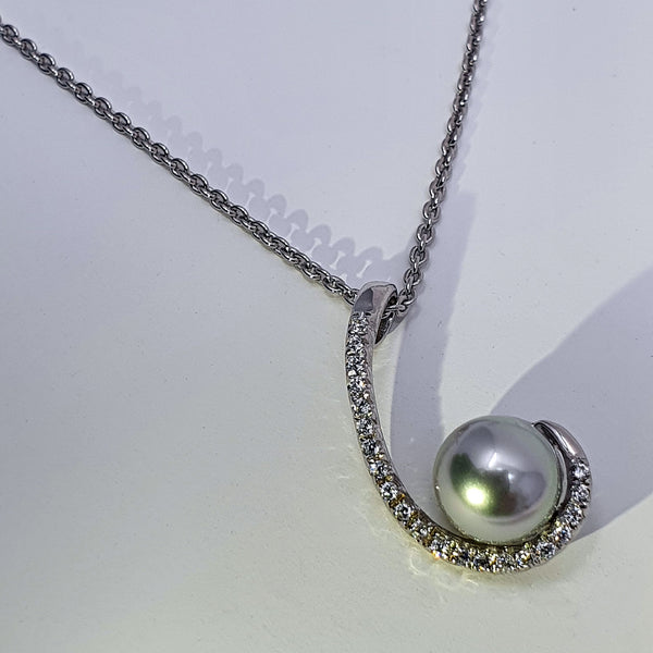 Alicia Mai Pearl and Silver Necklace